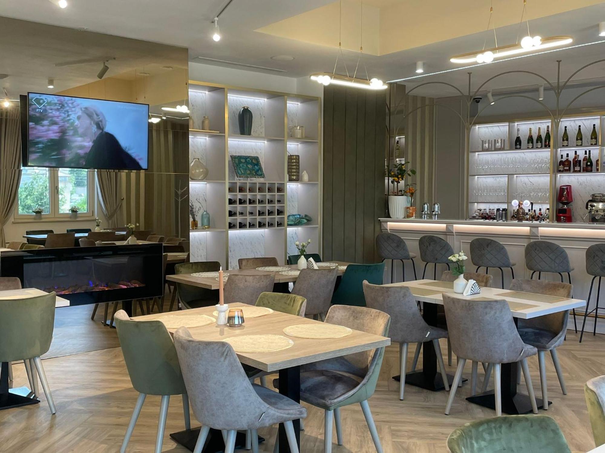 Boutique Hotel Bals Екстериор снимка