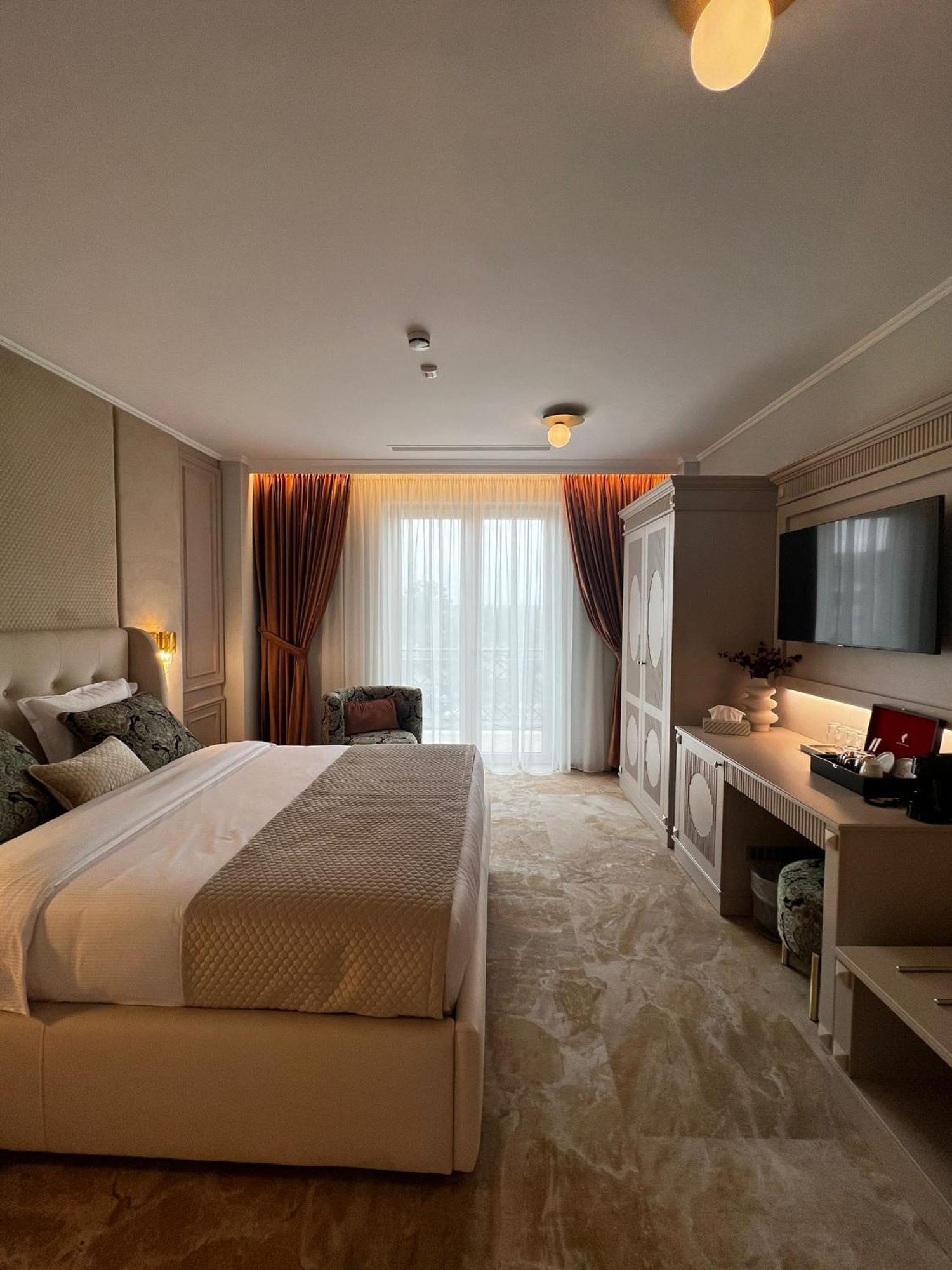 Boutique Hotel Bals Екстериор снимка