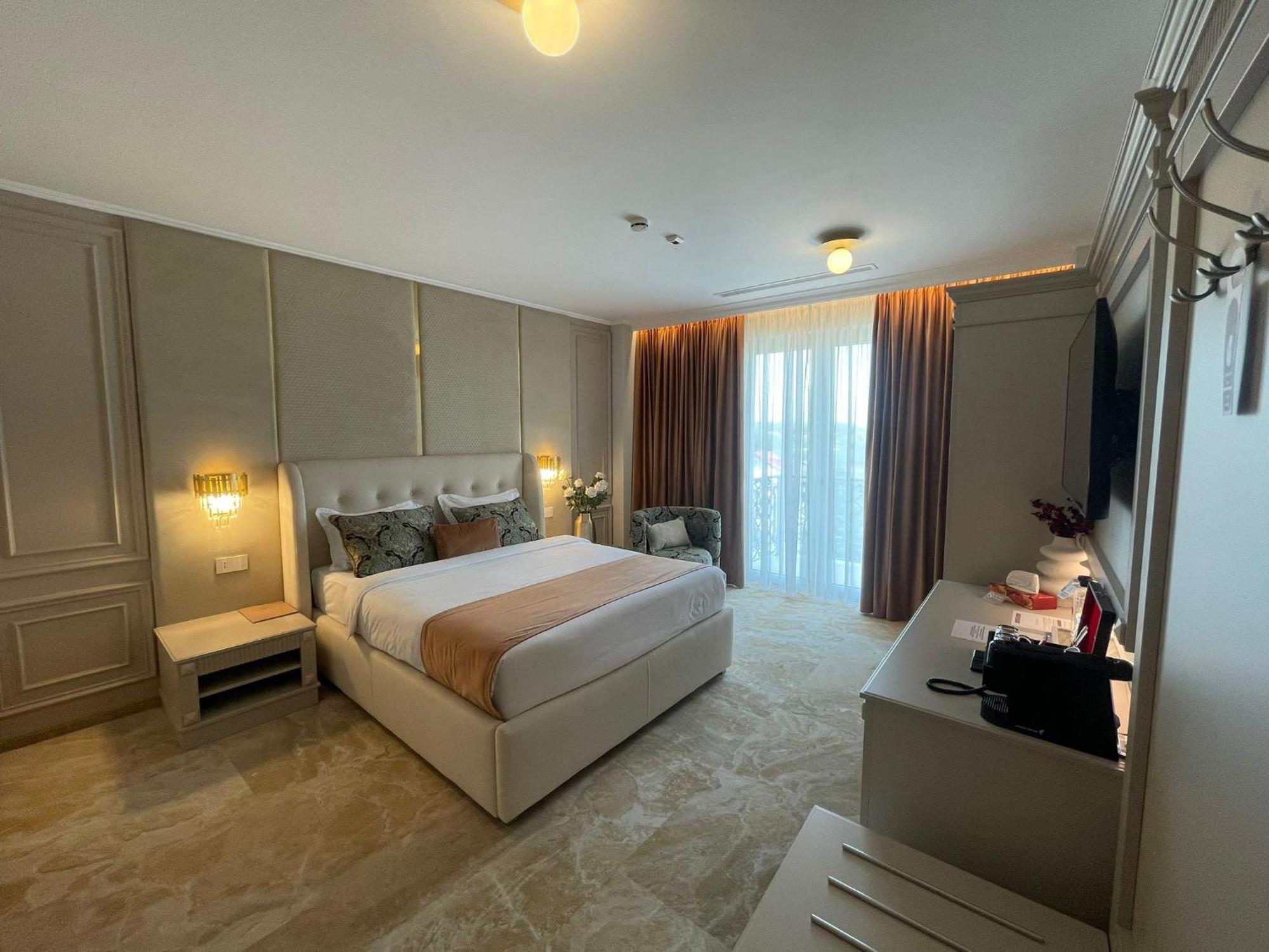 Boutique Hotel Bals Екстериор снимка