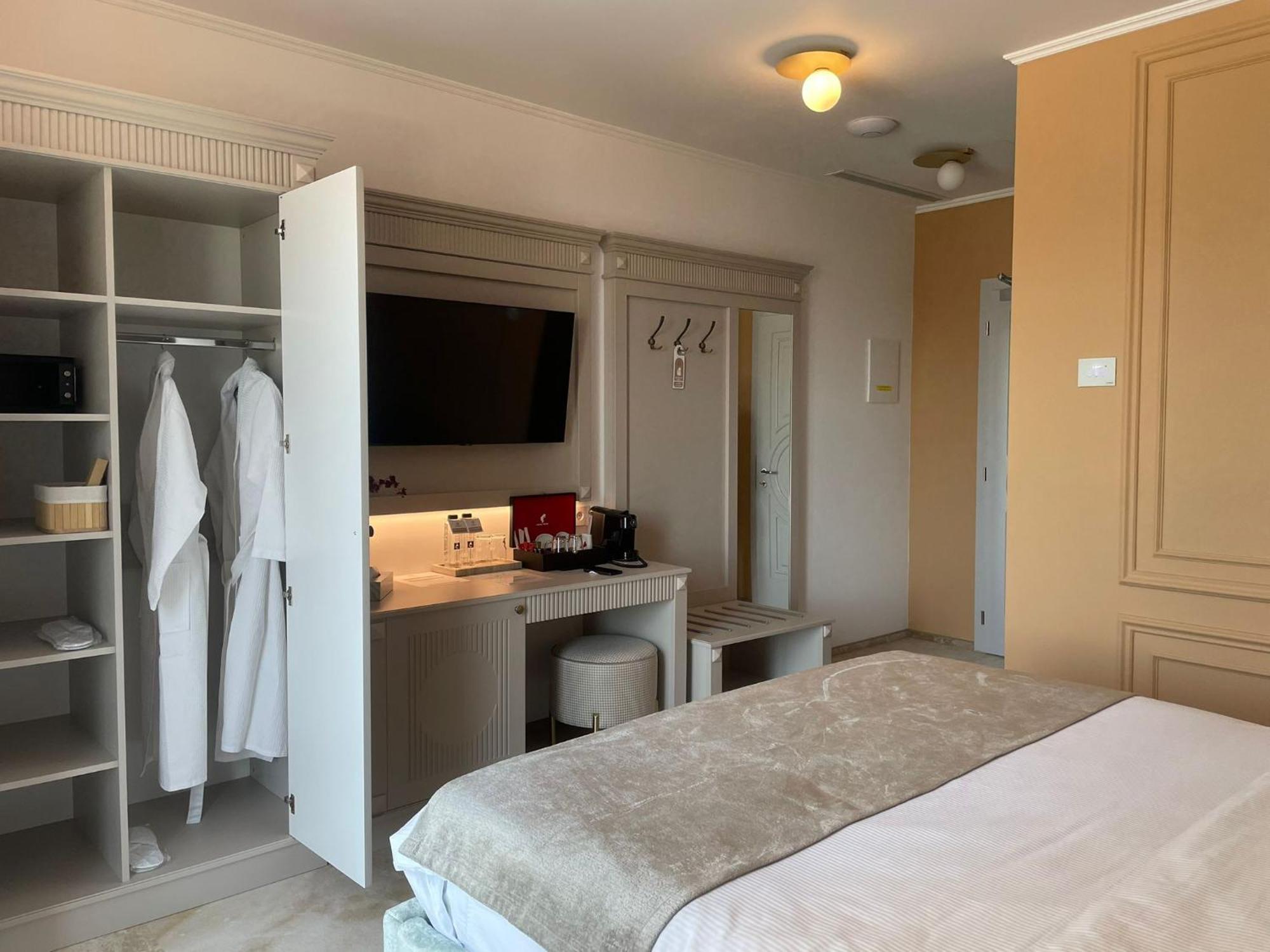 Boutique Hotel Bals Екстериор снимка
